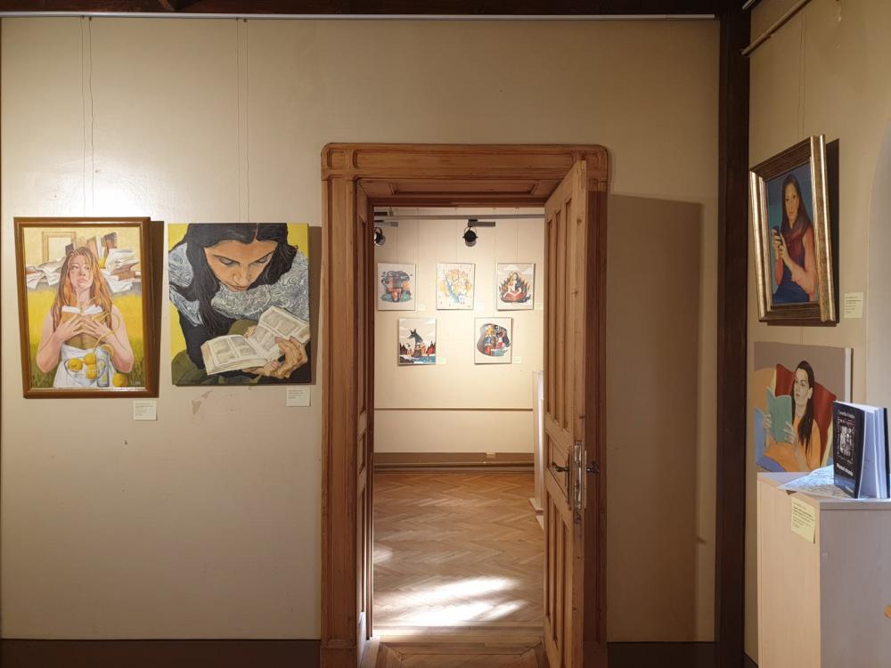 Gabriela Ricșan, Florin Ghergu si Florin Bârză la expozitia "Books & Arts" de la Castelul Cantacuzino Busteni 2019
