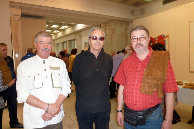 La vernisajul expozitiei artistului Corneliu Vasilescu de la Palatul Parlamentului impreuna cu fratii PARASCHIVESCU in mai 2012