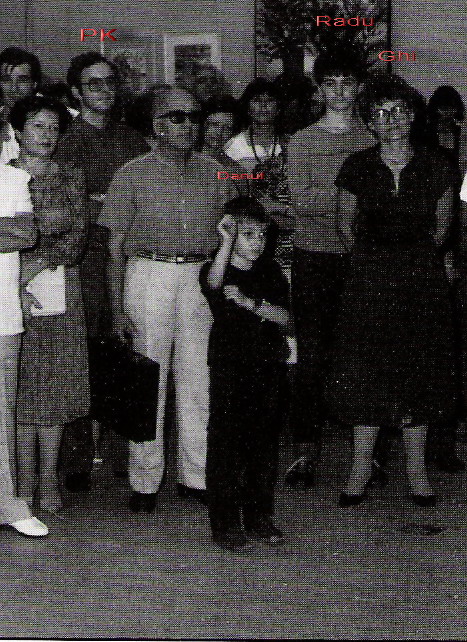 Cu familia mea la vernisajul expozitiei vărului Ion SĂLIŞTEANU de la Sala Dalles 1986