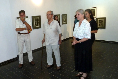 Aspecte de la vernisajul Expozitiei Marcel Chirnoaga de la Galeria Simeza 4 aug. 2011