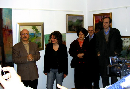 Criticul de arta MARIUS TITA la vernisajul Expozitiei GABRIELA CULIC de la Galeria ANA 20 febr. 2008