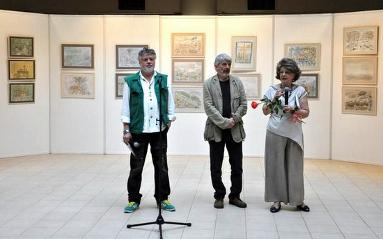 Aspecte de la vernisajul expozitiei Mihai MACRI de la Galeria Dialog din 2014