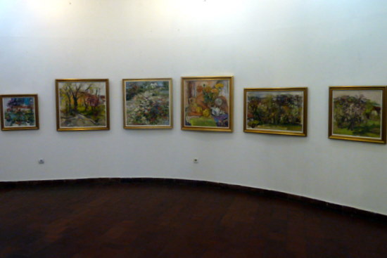 Tablouri de Marinela Mantescu la expozitia de la CAV(CA) a Taberei de la Tescani in 15 iulie 2014